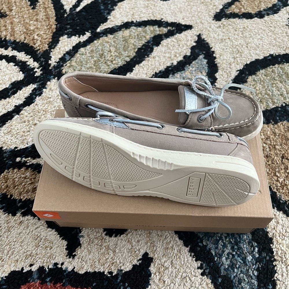 Sperry boat shoes. Never worn 9.5